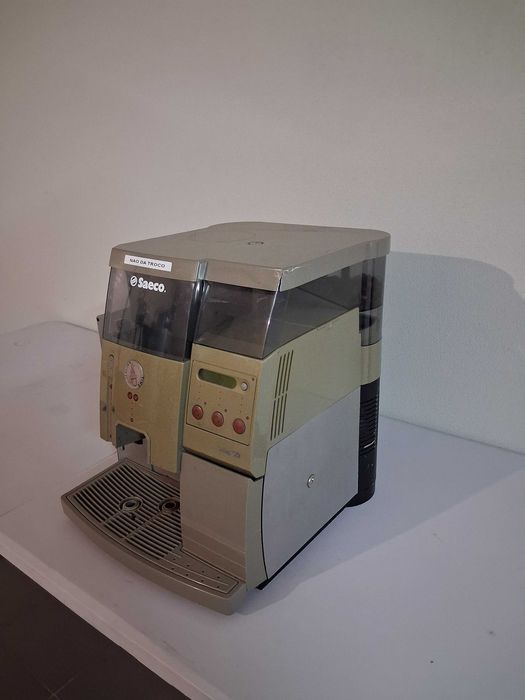 Vending Saeco Ambra com moedeiro