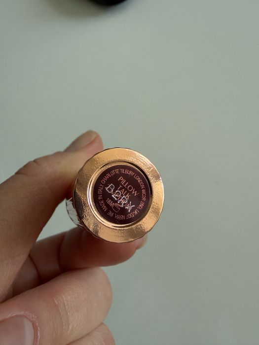 Помада Charlotte Tilbury Matte Revolution, Pillow Talk Medium