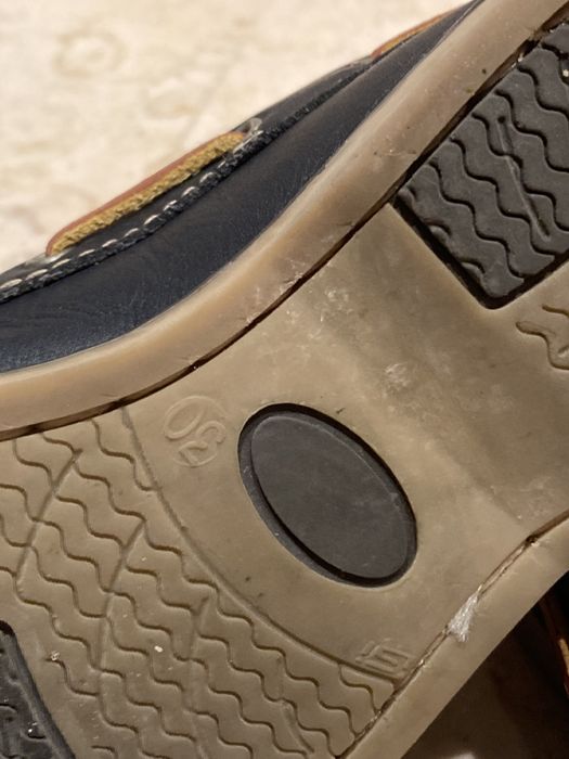 Sapatos de criança em Pele Usado 1X tamanho: 30