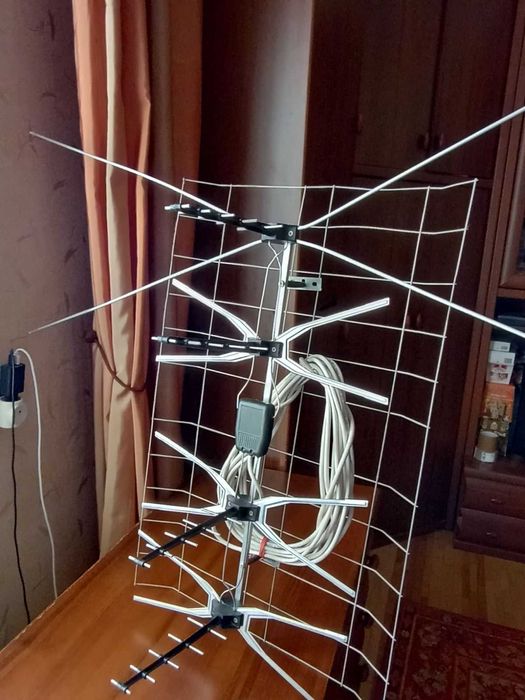 Продам антену телевізійну