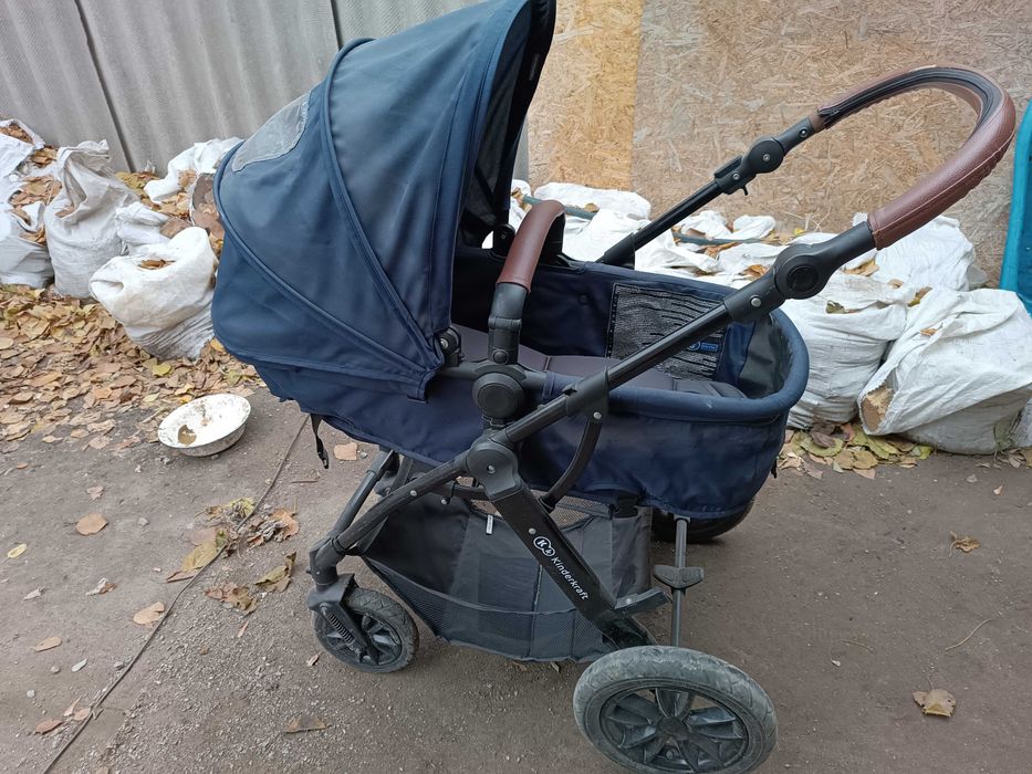 Продам коляску  б/у