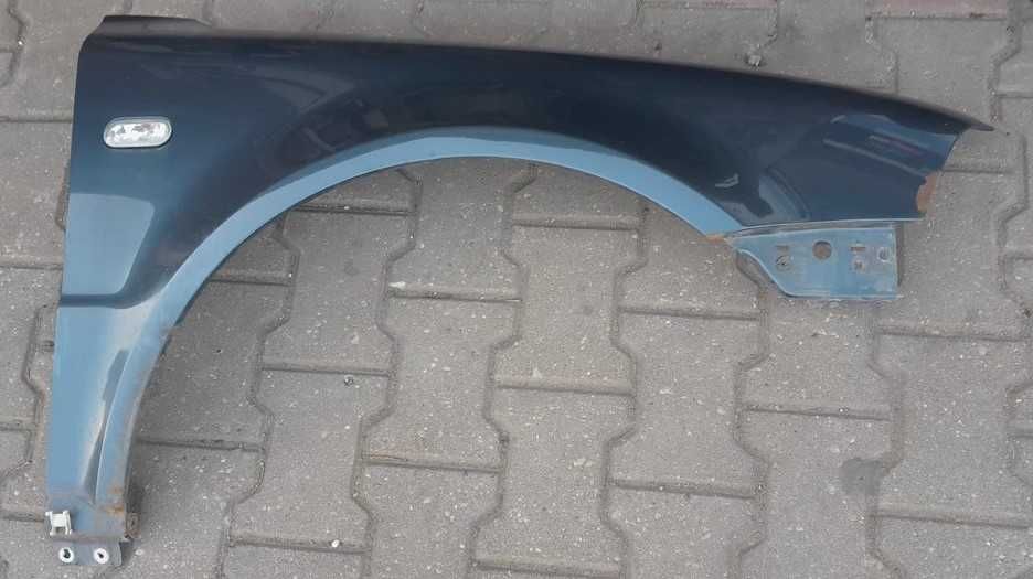 Błotnik prawy przód przedni Vw Passat B5 FL LC7V