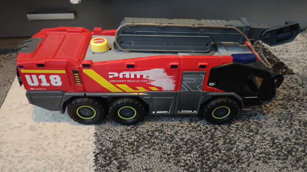 Lotnicza staż pożarna samochód