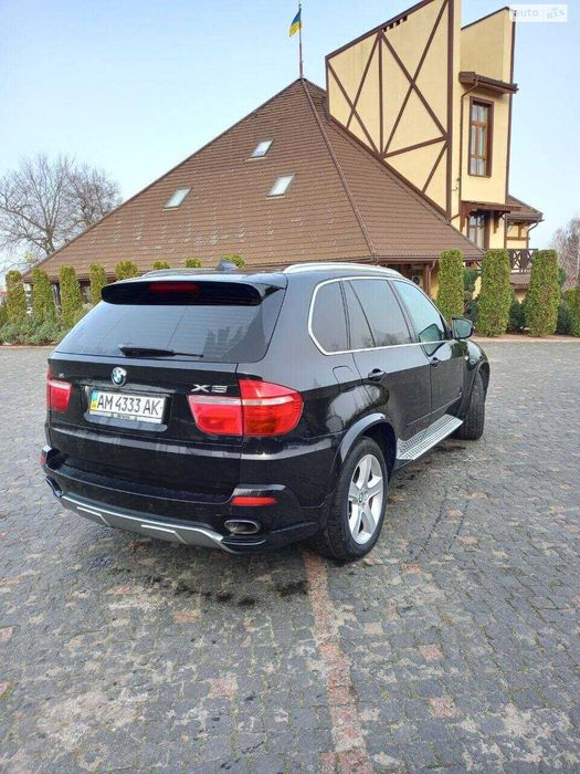 Продам BMW X5 IxDrive 2007 год