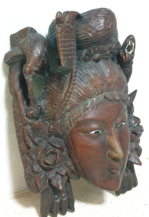 Par de lindas antigas máscaras asiáticas de Deusa Guanyin esculpidas