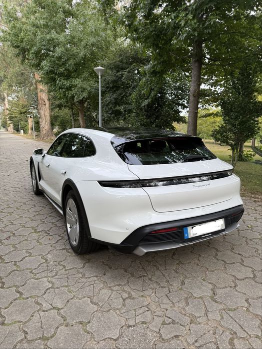 Porsche Taycan 4 Cross Turismo