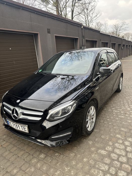 Mercedes-Benz B-Class 2015 рік Мерседес