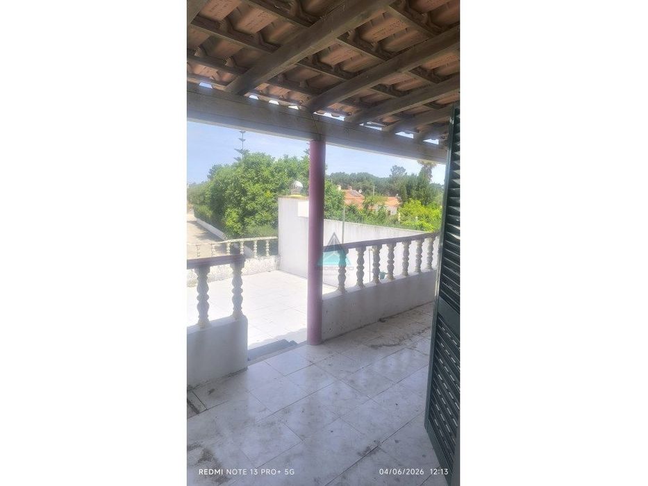 Moradia T3 com Garagem, Terraço e Logradouro em S. Simão, Azeitão