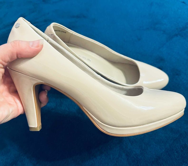 Класичні бежеві туфлі, розмір 38