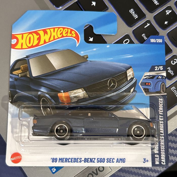Hot Wheels '89 MERCEDES-BENZ 560 SEC AMG (granatowy)