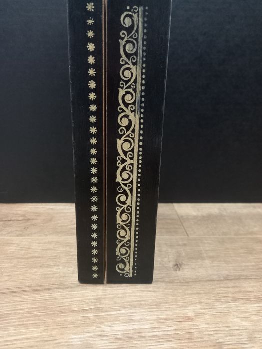 Деревяна шкатулка