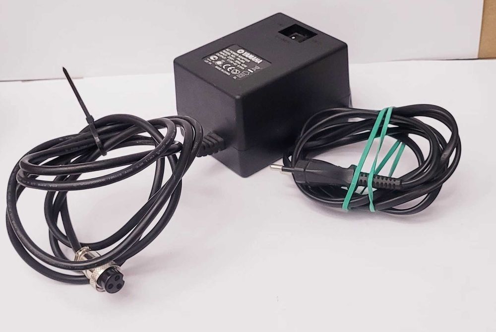 Yamaha MG124C – mikser analogowy