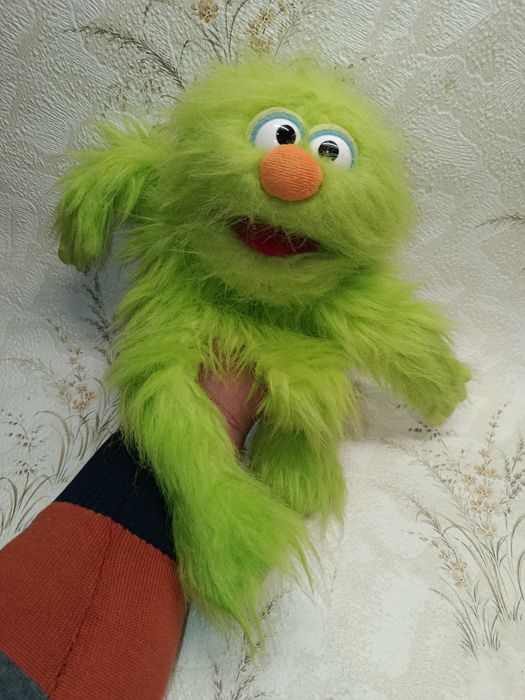 Игрушка на руку кукольный театр марионетка пушистый зелёный монстр Sil