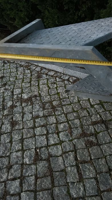 Escada em ferro metalizada