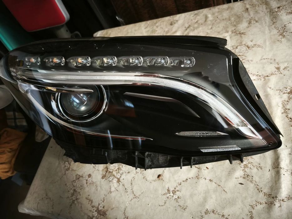 Farol direito bi-xenon LED Mercedes GLA 156