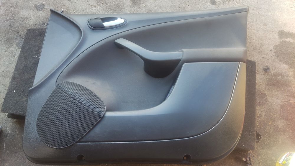 Boczek drzwi przód przedni prawy Seat Altea XL
