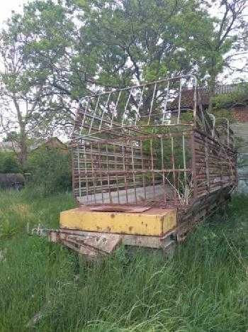 Przyczepa samozbierająca T-010