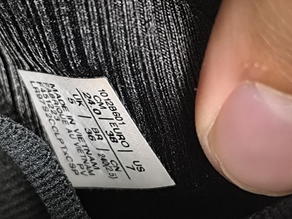 Жіночі Бігові кросівки Asics Gel Nimbus 26 Розмір 38 24 см
