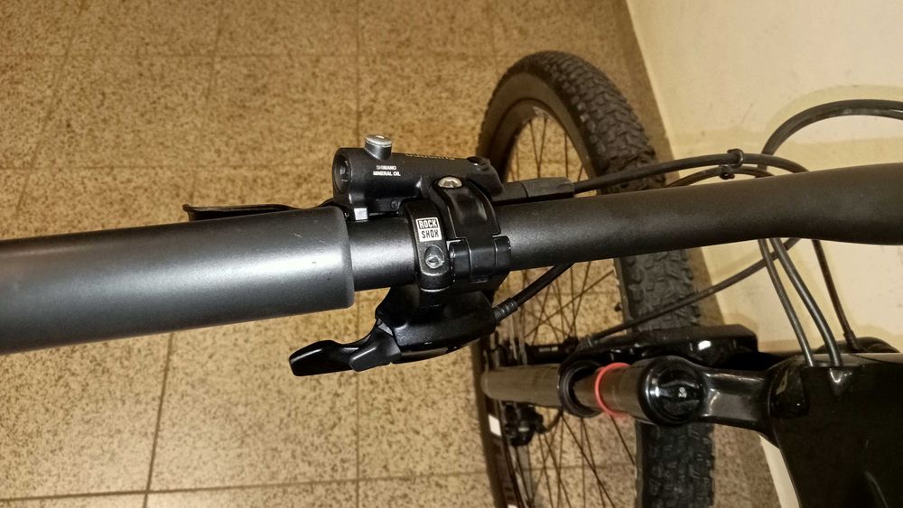 Bem estimada e bem equipada.