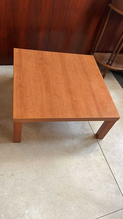 Mesa de centro quadrada