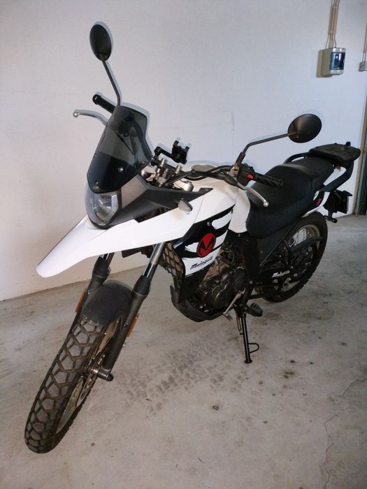 Malaguti Dune 125 + mala Givi Blade com almofada + suporte para telemóvel SP Connect + alarme de disco Auvray