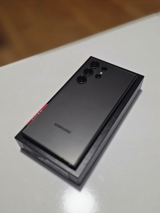 S24 Ultra (+14 capas e películas)