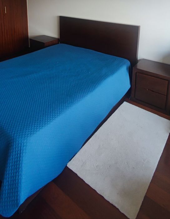 Cama de casal usada