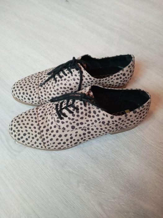 Туфлі, лофери, кросовки