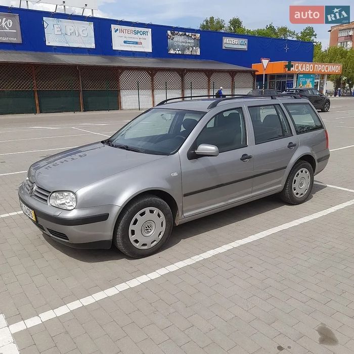 Volkswagen Golf 2002 року