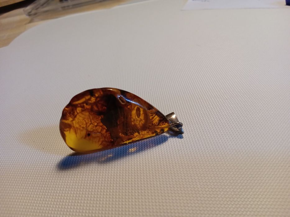Przywieszka wisior bursztyn 4 cm dł i srebro