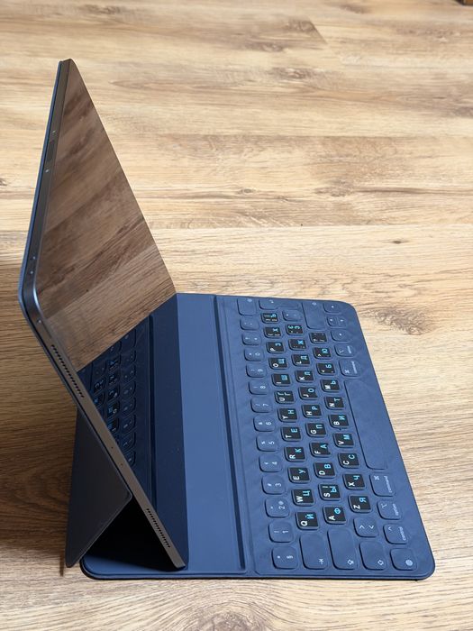 Клавіатура /чохол до iPad 12,9 , 2018року
