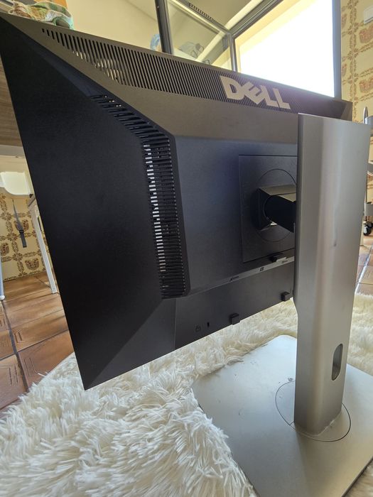 Dell Adjustable Monitor (Horizontal and Vertical)514038323636480001