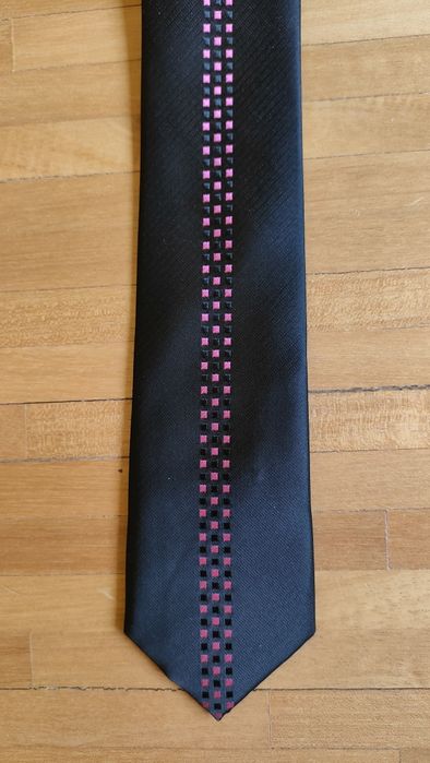 Czarny krawat jedwab hand made + różowa poszetka