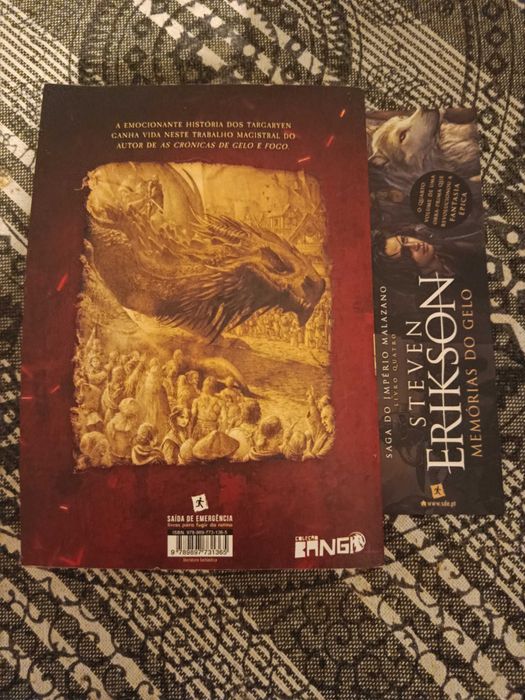 Livro "Sangue e fogo" a história dos reis Targaryen de George Martin