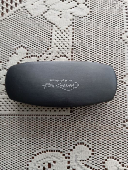 Etui pokrowiec na okulary zamykany