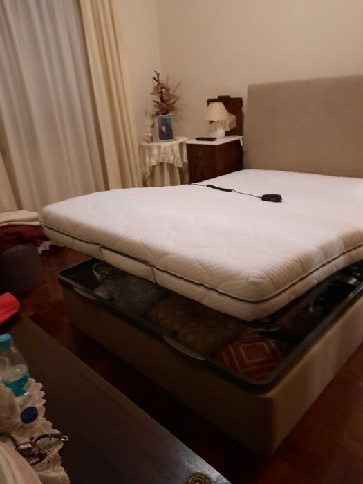 Cama articulada de casal com colchão