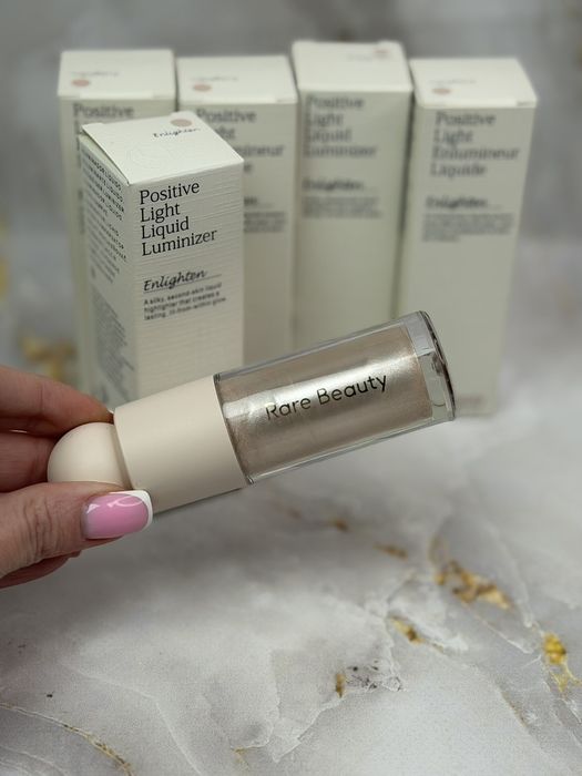 Хайлайтер Rare Beauty Enlighten рідкий