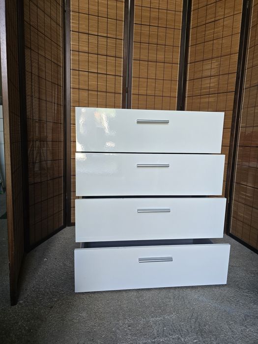 Comoda 4 gavetas entrego gratis