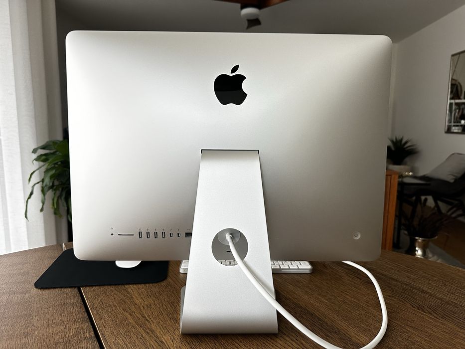 iMac 21.5” (Late 2015) – Excelente estado | SSD 960GB + 8GB RAM