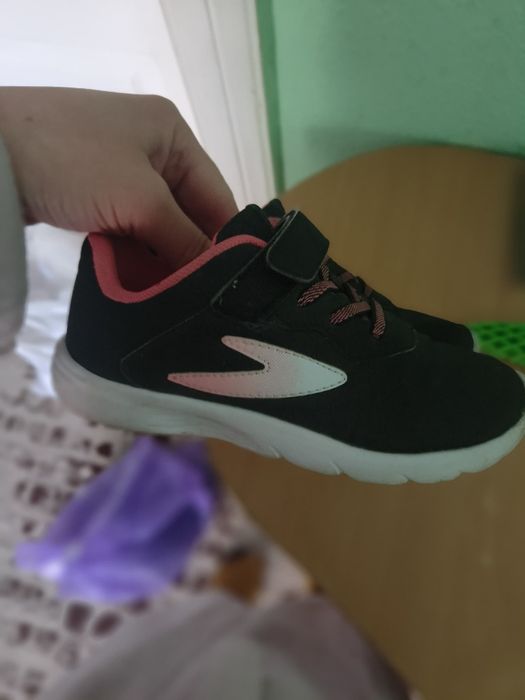 Кросівки фірмові, 30 розмір, 18 устілка