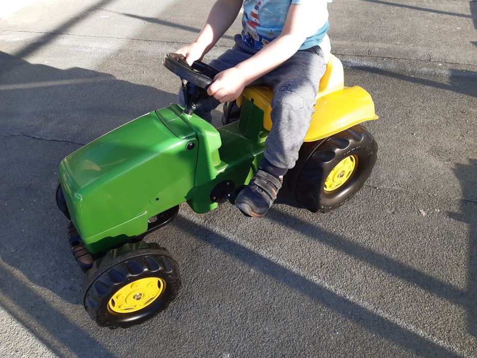 Gokart traktor john deere 2-4 z przyczepką rolly toys