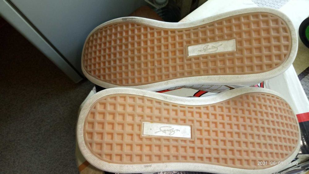 кроссовки женские