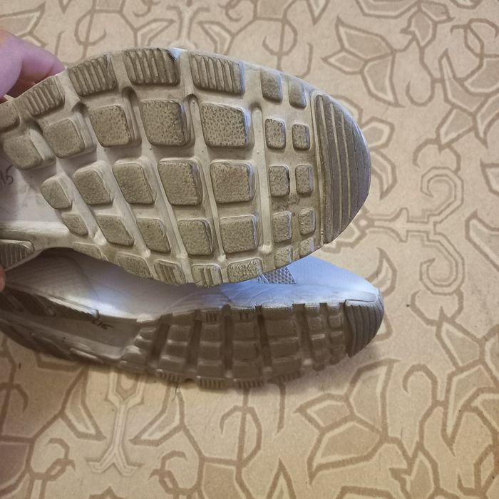 Кросівки білі Nike Air Huarache, розмір 38
