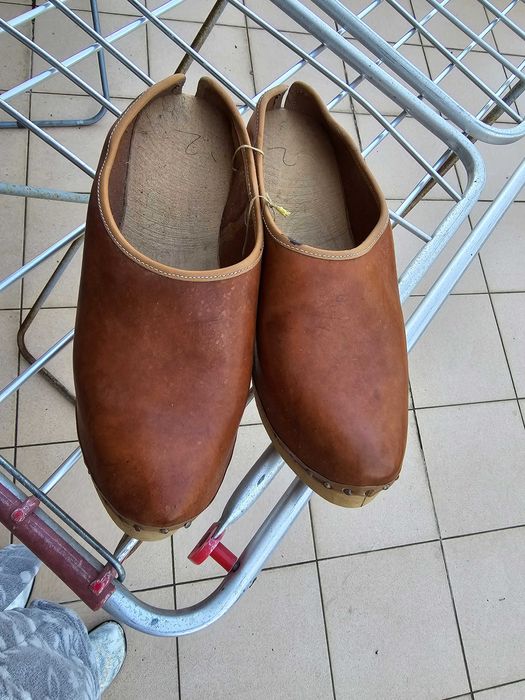 Socos novos em couro