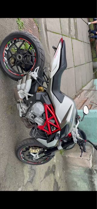Mv agusta brutale 800