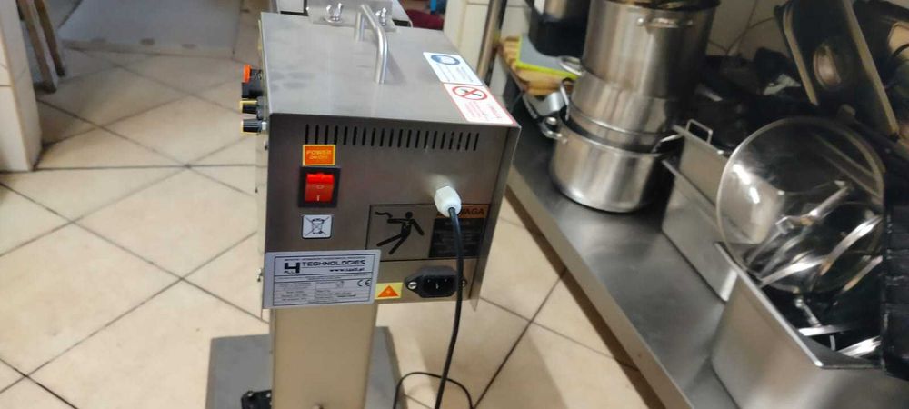 Dozownik / nadziewarka do pączków (donut filler / injector)