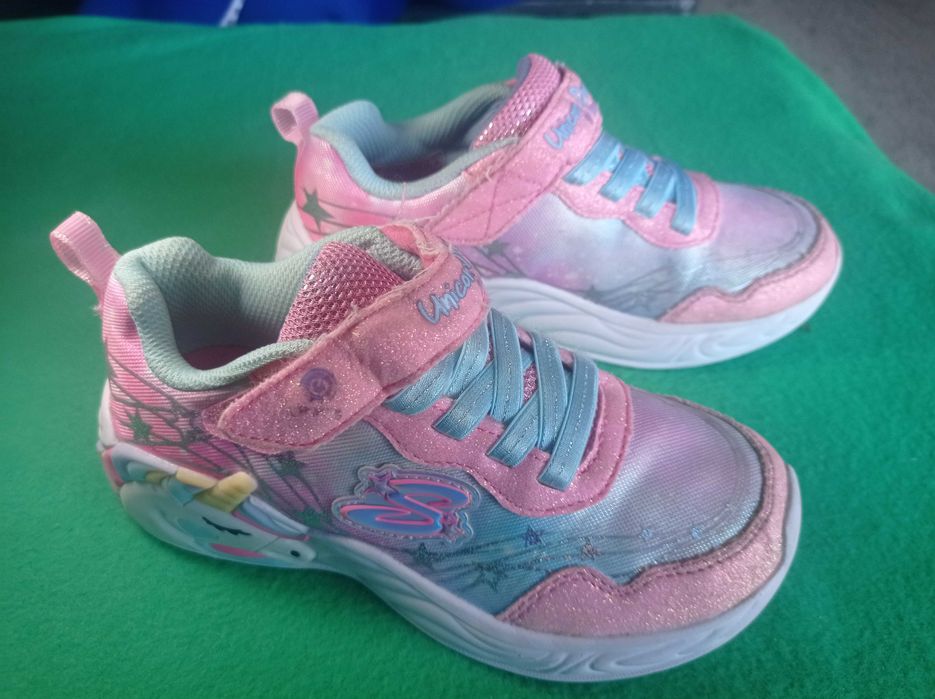 Кросівки на дівчинку Skechers UNICORN DREAMS 28,5 розмір