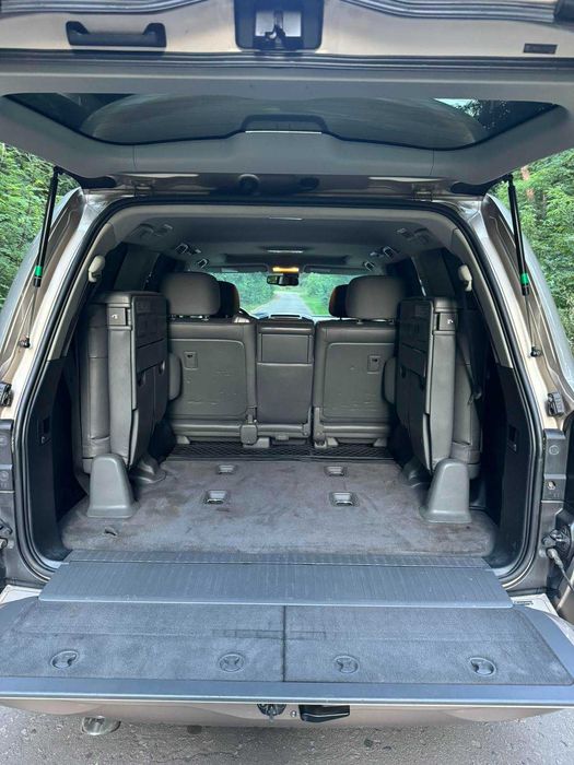 Toyota Land Cruiser 200