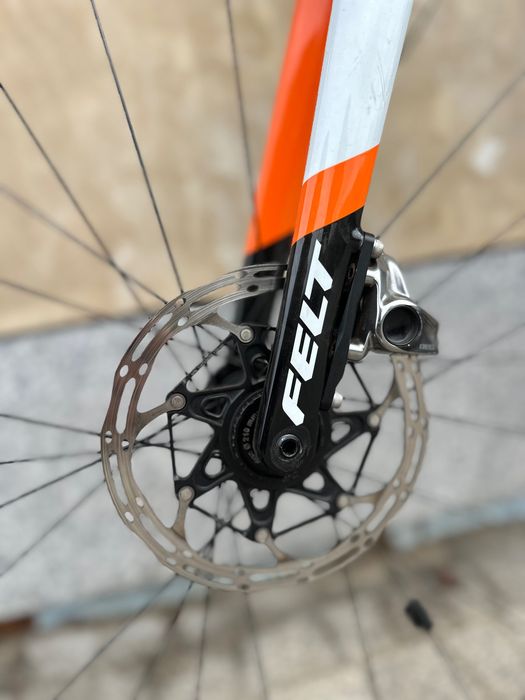 Rower szosowy Felt 2020, karbon, tarcze, Di2, rozmiar 56