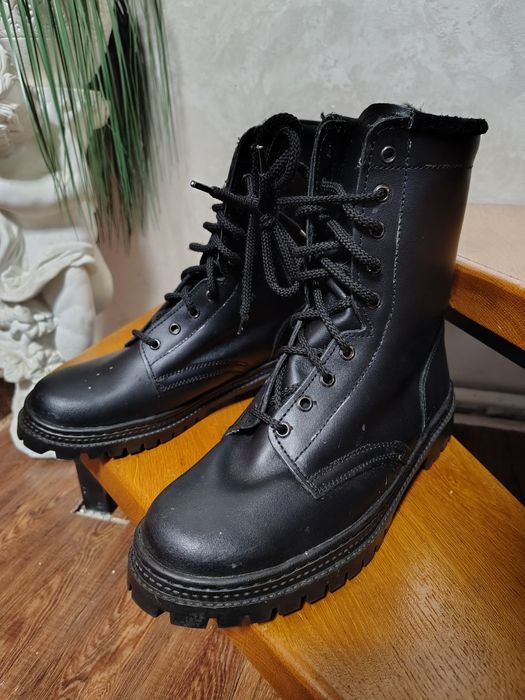 Берци, кожані, теплі, високі